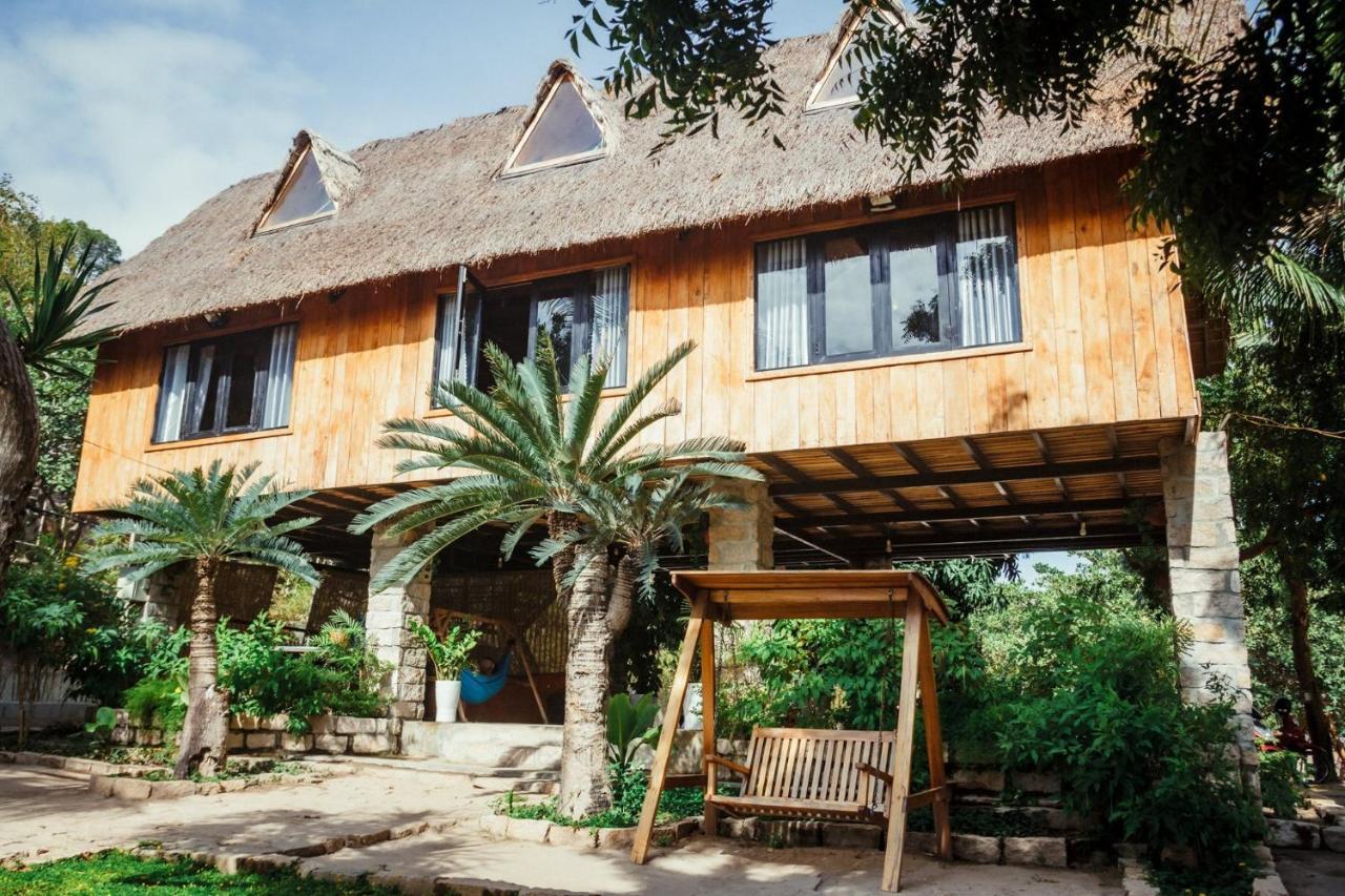 Villa Dao Hoa Vang Cam Ranh - Venuestay Exteriér fotografie
